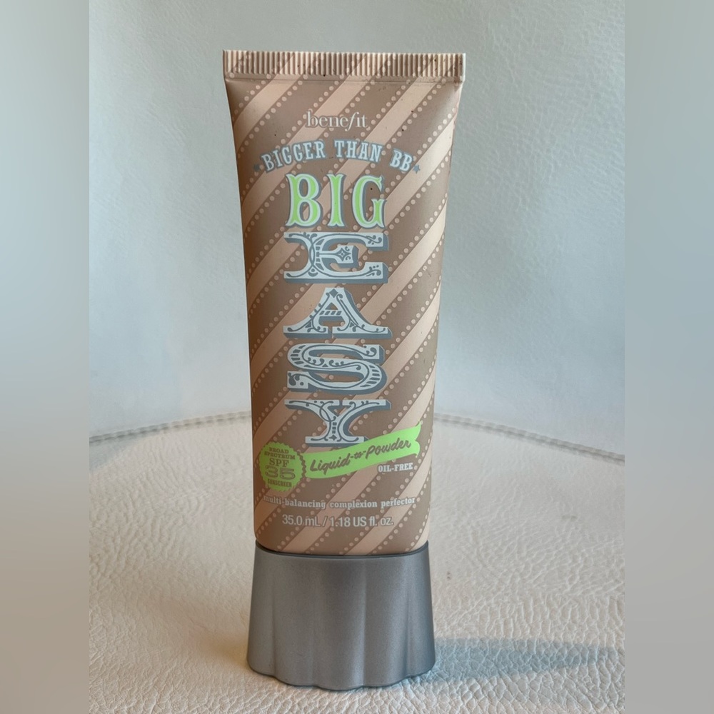 * Discontinued* Benefit Bigger than BB - multi balancing complexion perfector - Picture 10 of 11